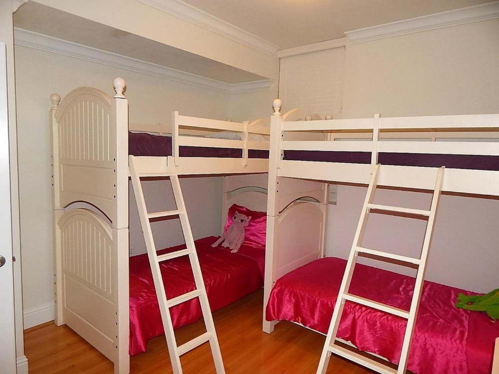 206 Holiday Isle Main image